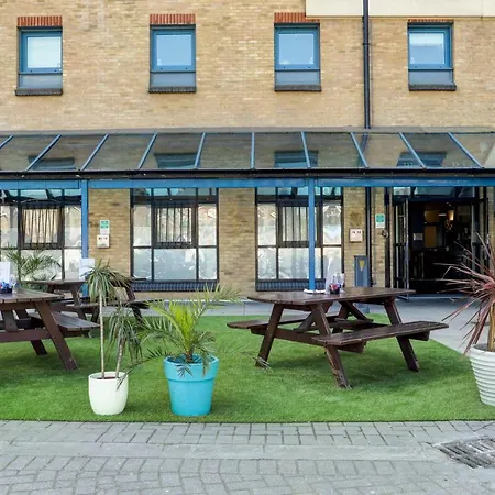 Ibis Styles London Excel-3